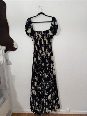 Black and Cream Floral Maxi Dress with Puff Sleeves